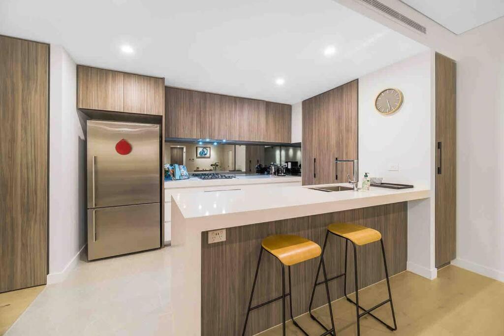 Luxury 3 Bedroom Apartment In Ryde Сидней Экстерьер фото