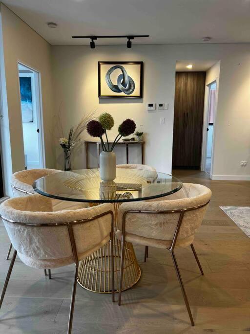 Luxury 3 Bedroom Apartment In Ryde Сидней Экстерьер фото